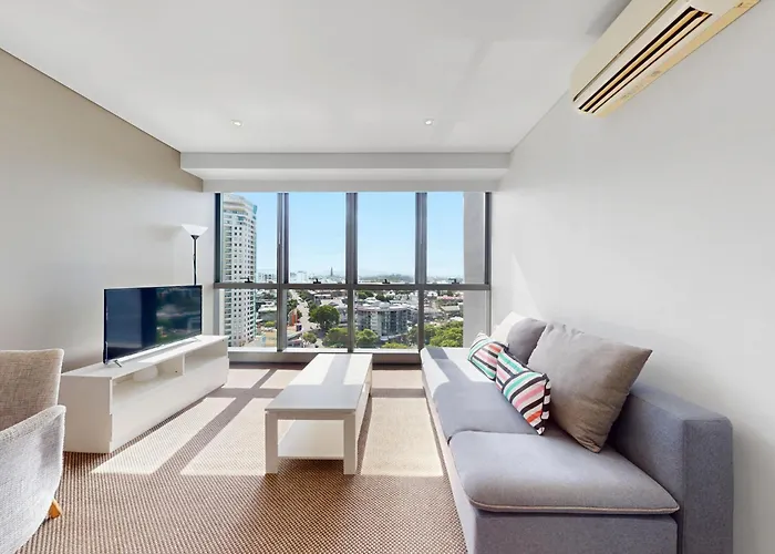 Prime Location City View Meriton Soleil Suite